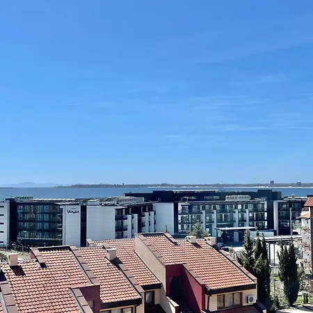 Lighthouse - Private - Bsr - 5 Apartment *